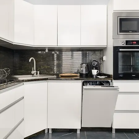 Modern Kapitanski Mostek By Renters * קולובז'ג
