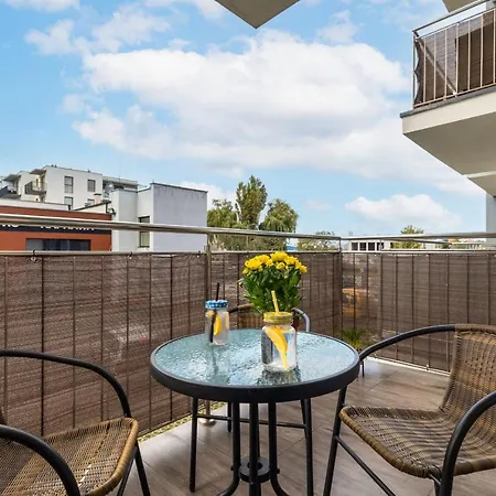 Modern Kapitanski Mostek By Renters * קולובז'ג